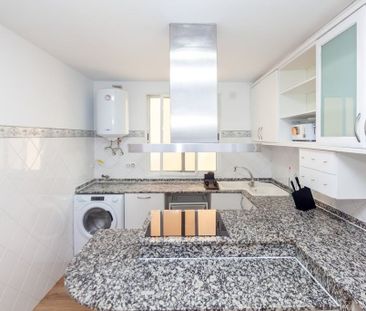 Carrer de Rodrigo de Pertegás, Valencia, Valencian Community 46023 - Photo 4