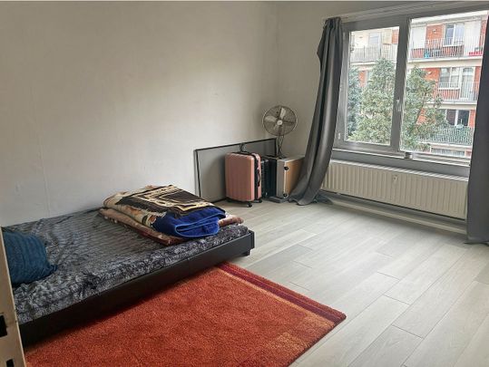 Appartement met 2 slaapkamers en terras aan het Rivierenhof! - Photo 1