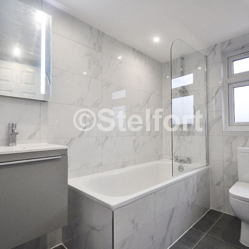 The Grove, NW11, London - Photo 1