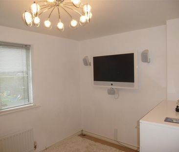 PETERBOROUGH - Photo 5