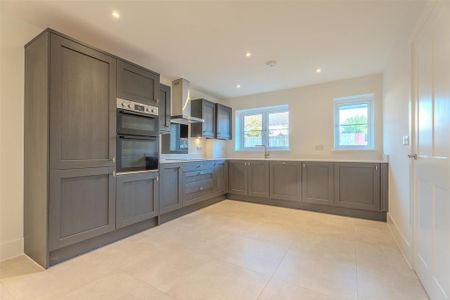 3 bedroom detached house to rent - Photo 3