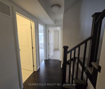 For Lease - 25 Moosehead Drive, Brampton, Ontario - Photo 2