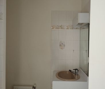 Location Appartement 1 pièce 18m² VICHY 03200 - Photo 2