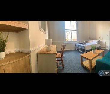3 bedroom flat to rent - Photo 5