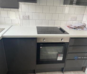 2 bedroom maisonette to rent - Photo 6