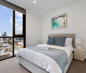 Modern Two-Bedroom Apartment with Exceptional Amenities in the Hear... - Photo 4