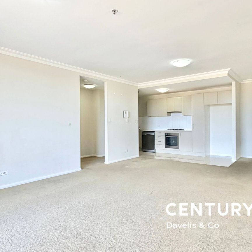 Convenient & Modern One Bedroom Apartment - Photo 1