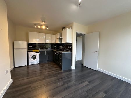 4 Bed Flat, London Road, SW16 - Photo 5