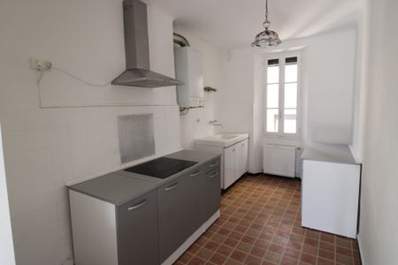 Location Appartement 3 pièces 69m² HYERES 83400 - Photo 3