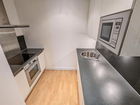 Studio to rent - Photo 2