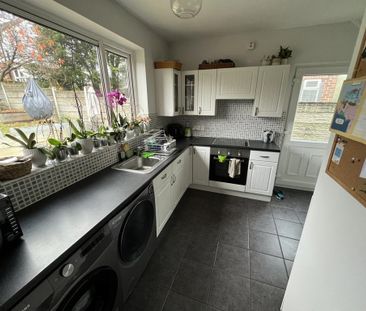 3 bedroom terraced house to rent - Photo 6