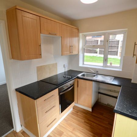 3 bedroom semi-detached house to rent - Photo 3