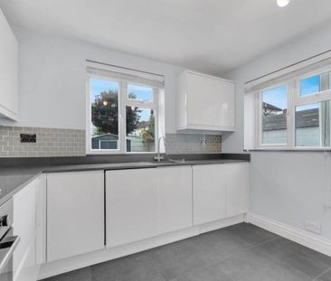 3 bedroom chalet to rent - Photo 2
