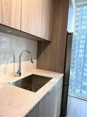 For Lease - 357 King Street Unit# 2306, Toronto, Ontario - Photo 2