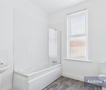 2 bed flat to rent in Whitehead Street, South Shields, NE33 - Photo 5