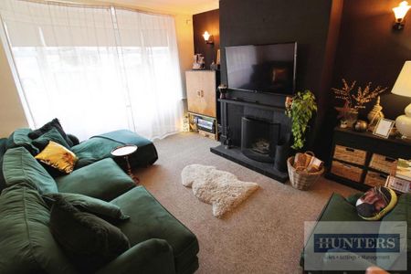 3 bedroom semi-detached house to rent - Photo 2