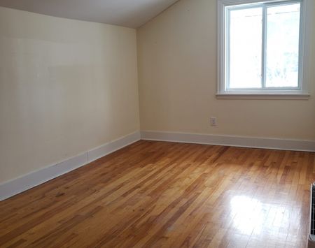 Spacious 2 Bedroom Apt in nice 7 Unit Building in Dartmouth! - Photo 5