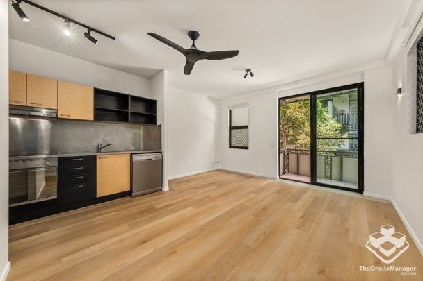 Tropical Oasis in Central Teneriffe - Photo 1