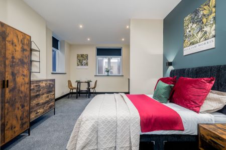 Crown House, Nuneaton, CV11 4BX - Photo 3