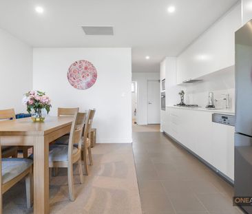 STUNNING APARTMENT IN A GREAT LOCATION - Photo 3