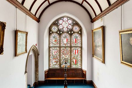 Spacious flat in magnificent Grade II* listed house. - Photo 2