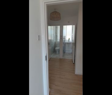 4 Bed Flat, Farjeon House, NW6 - Photo 3