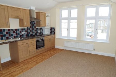 Penzance, Penzance, TR18 - Photo 3