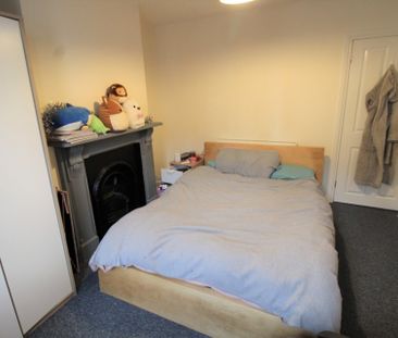 5 bedroom Semi-detached house to rent - Photo 5