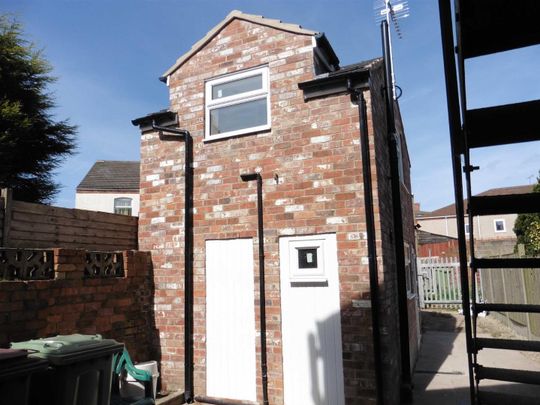Thanet Street, Clay Cross, Chesterfield - Photo 1