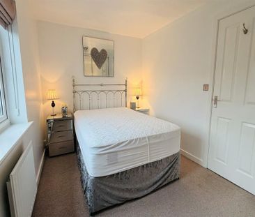 2 bedroom semi-detached house to rent - Photo 5