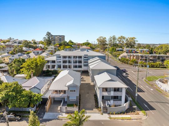 Modern 2-Bedroom Apartment in Brand New Building - 5 Units Available - Photo 1
