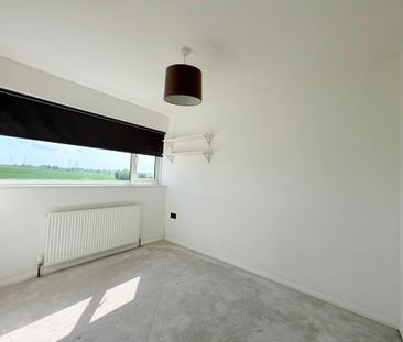 3 bedroom end of terrace house to rent - Photo 4