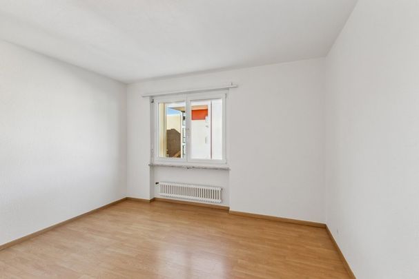 Rent a 4 ½ rooms apartment in Locarno - Photo 1