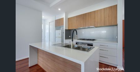 Stylish Family Living! - Photo 2