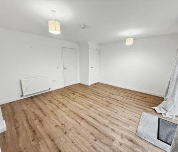 3 bedroom semi-detached house to rent - Photo 6