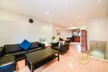 2 bedroom flat to rent - Photo 2