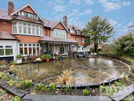 Downs Avenue, Epsom, KT18 - Photo 3