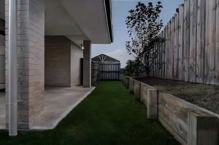 “Modern Comfort and Convenience in a Peaceful Airds Location” - Photo 4