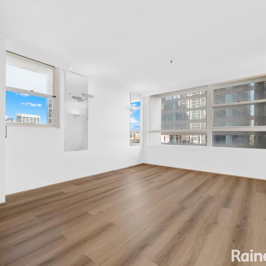 Studio with 1 bedroom & 1 bathroom - Photo 1