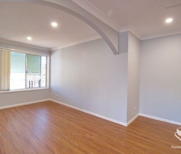 Quite and leafty One bedroom one study - Photo 3