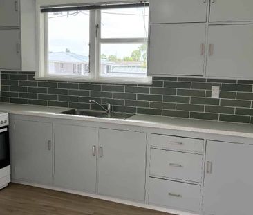 2 bedroom recently renovated home - Photo 1