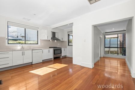 Family Home in Fantastic Location - Photo 5