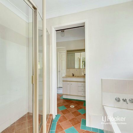 QUALITY 4 BEDROOM FAMILY HOME | SIDE ACCESS | QUIET CUL-DE-SAC! - Photo 2