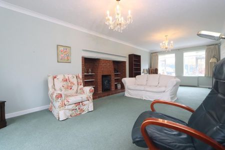 4 bedroom detached house to rent - Photo 2