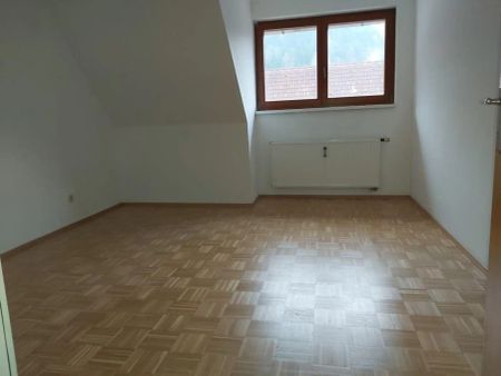 NEU - Zentrale 2-Zimmer-Wohnung mit Küchenblock im 2. Obergeschoß (Dachgeschoß) am Hauptplatz in Kapfenberg zu mieten ! - Photo 4