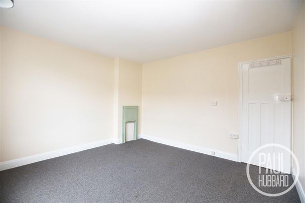 Somerton Avenue, Lowestoft - Photo 1