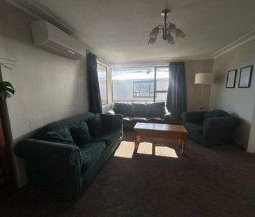 Tidy three bedroom home - Photo 2