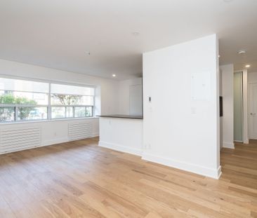 365 Eglinton Avenue East - Photo 1