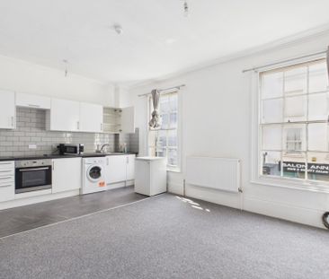 Room 1, Flat 2 50 St Georges Street, Cheltenham - Photo 3