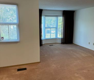 For Lease - 85 Sandyhook Square, Toronto, Ontario - Photo 3